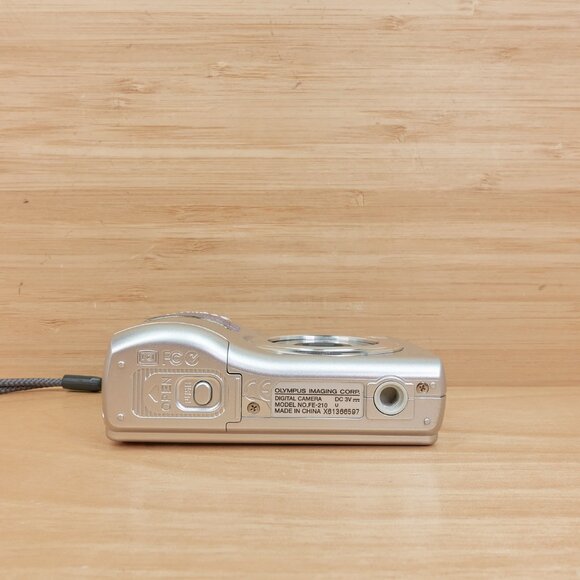 Olympus FE-210 / 7MP Digital Camera / 3× Optical Zoom / Tested & Working - Picture 5 of 7